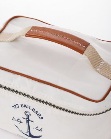 Vanity case · Classic Yachting