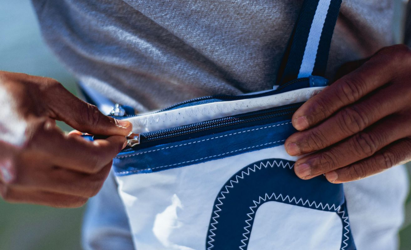 Travel cross-body bag · Leather blue