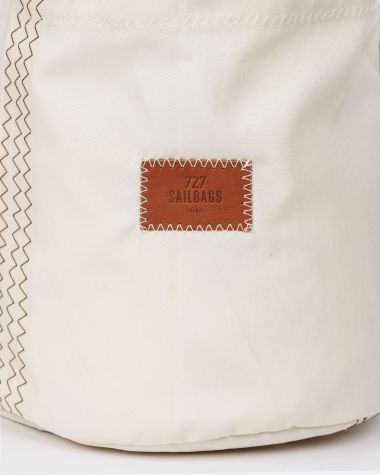 Bucket bag · Brown leather