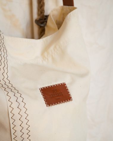 Bucket bag · Brown leather