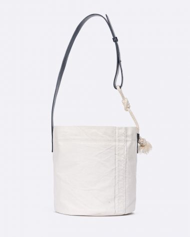 Bucket bag · Blue leather