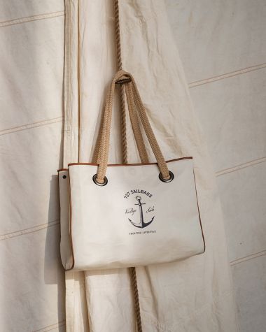 Seaside tote · Classic Yachting
