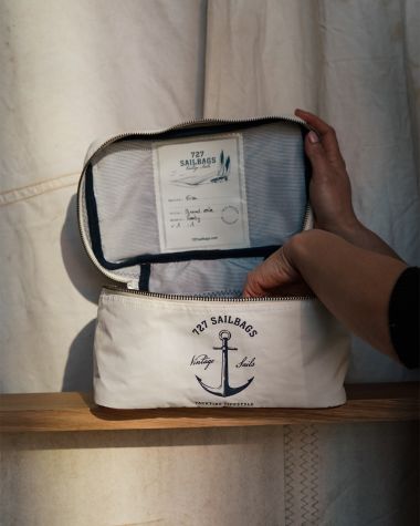 Vanity case · Classic Yachting