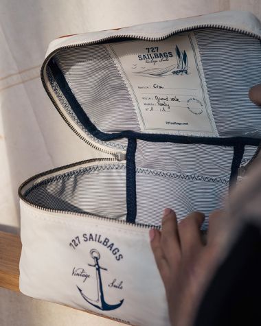 Vanity case · Classic Yachting