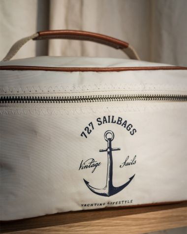 Vanity case · Classic Yachting