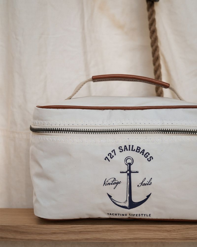 Vanity case · Classic Yachting