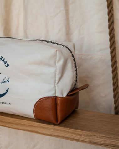 Windy Toiletry bag · Classic Yachting