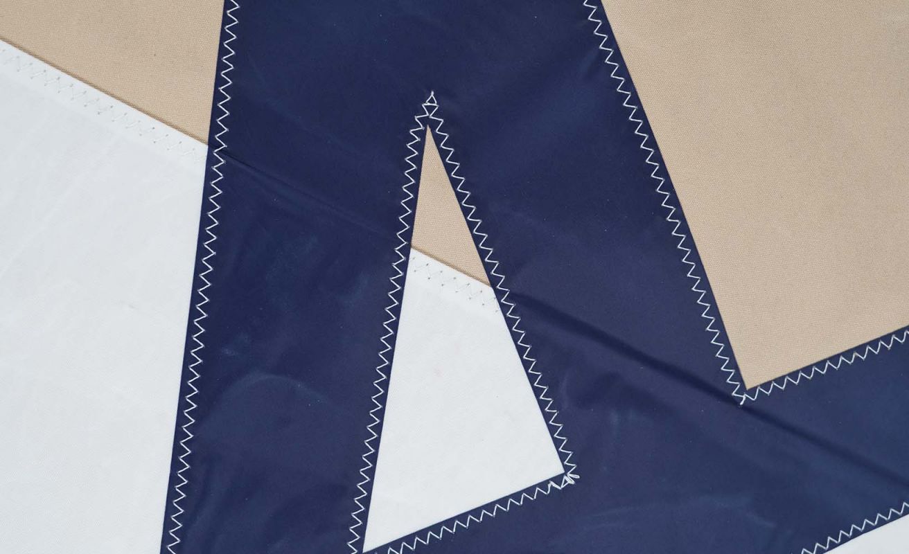 Solo Bean Bag ⌀22 · Beige and Navy