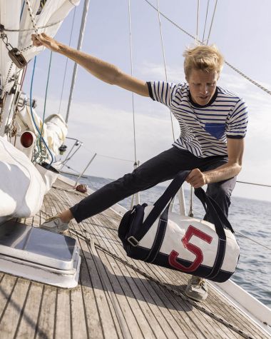 Combo pack: Duffel bag and Keyring · Navy Collection