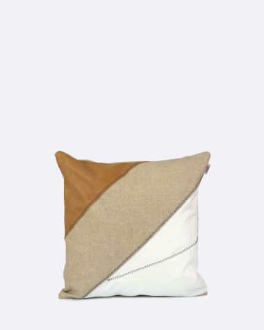 Christmas 2025: Small Linen and Leather Décor Gift Set