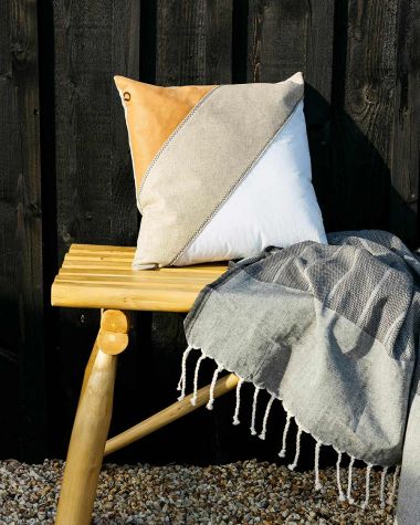 Christmas 2025: Small Linen and Leather Décor Gift Set