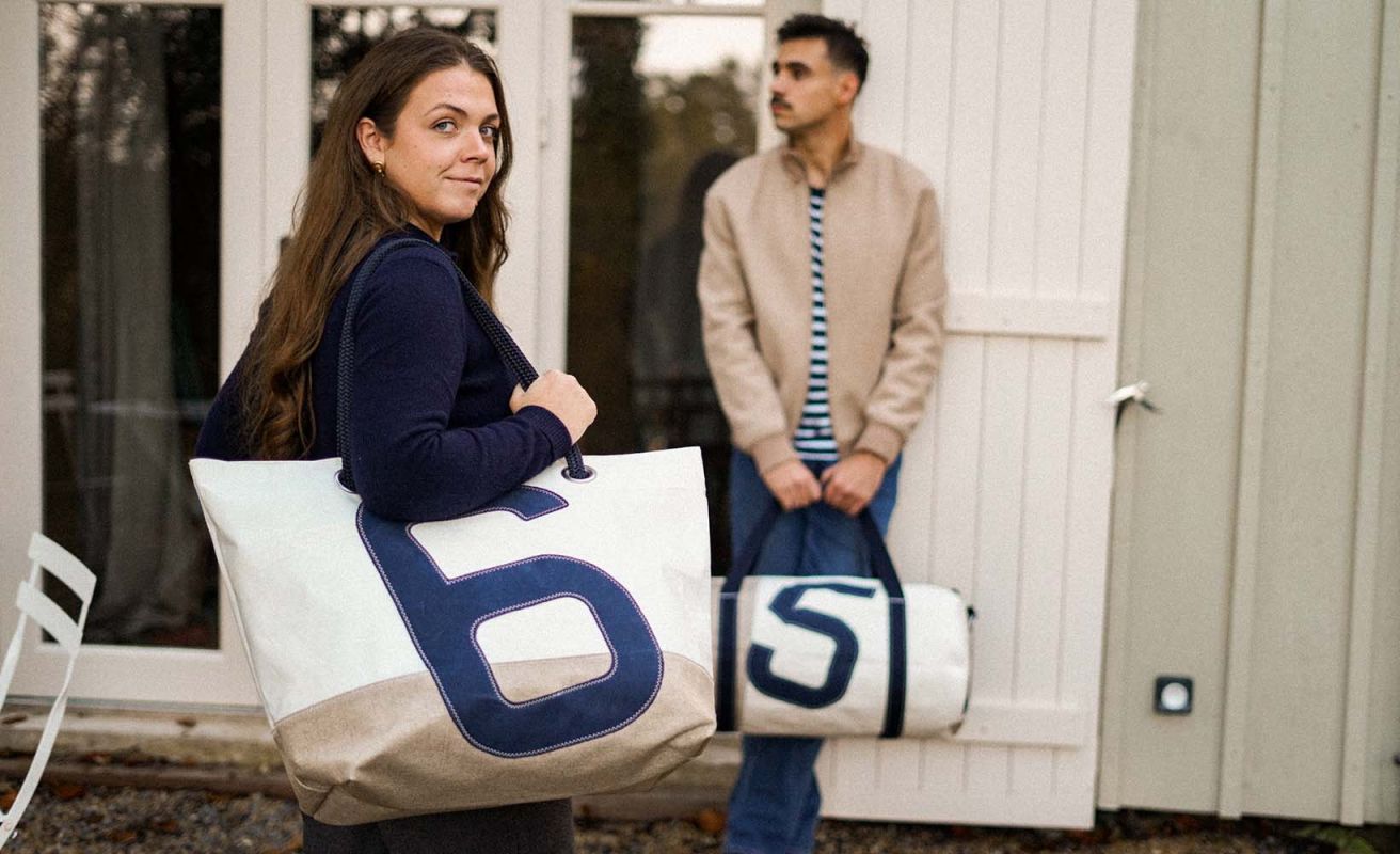 Carla Travel bag · Linen and Navy Leather