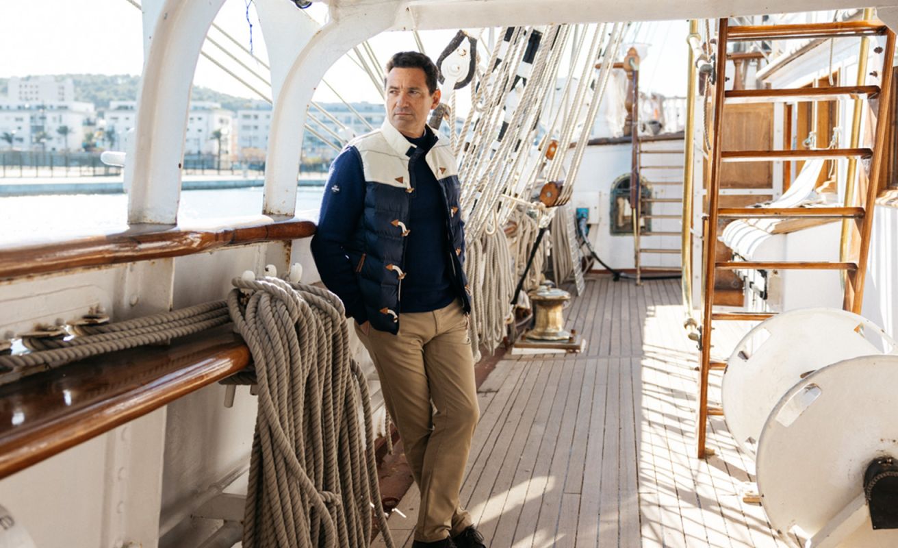 Men's sleeveless down jacket · Belem Collection