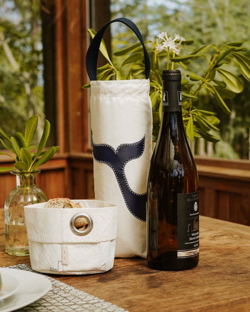 Wine bag · Whale
