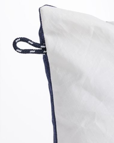 Cushion 20x20 in · Dolce Vita Navy Stripes