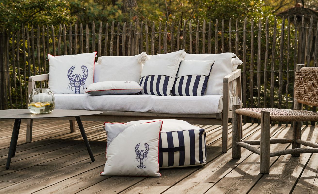 Cushion 15x15 in · Dolce Vita Navy Stripes