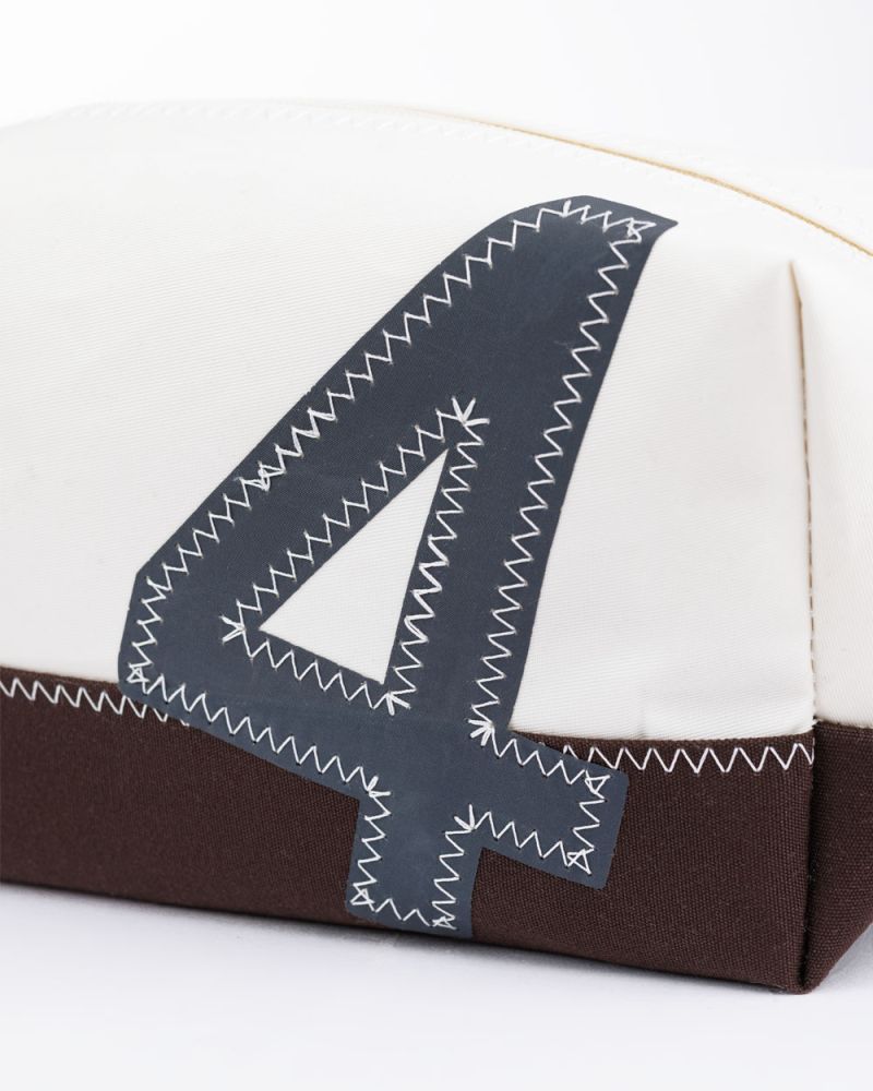 Windy Toiletry bag · Chocolate