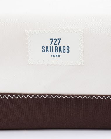 Windy Toiletry bag · Chocolate