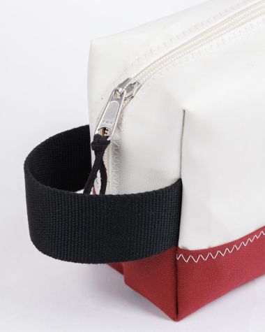 Windy Toiletry bag · Brick red