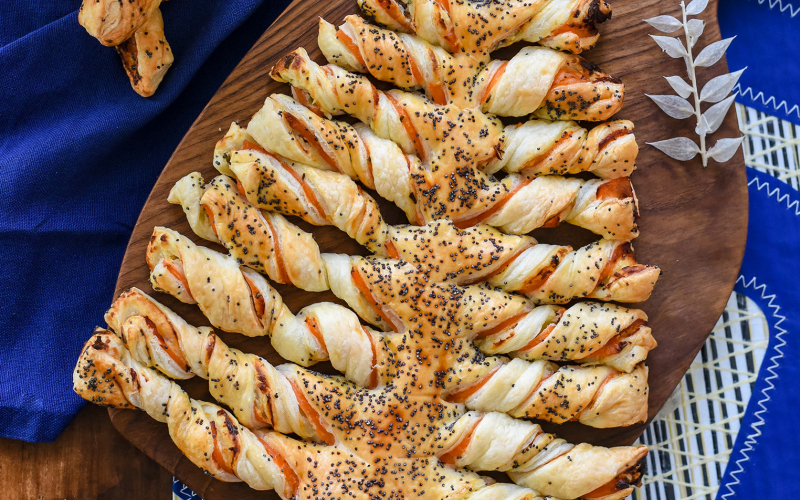  Smoked Salmon and Cream Cheese Pull-Apart Appetizer