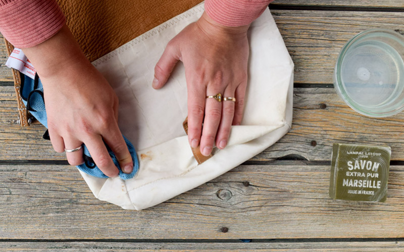 How to clean your sailbag? 